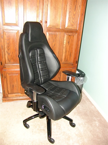 Illustration for article titled Race Car Chairs Give You Office Pole Position